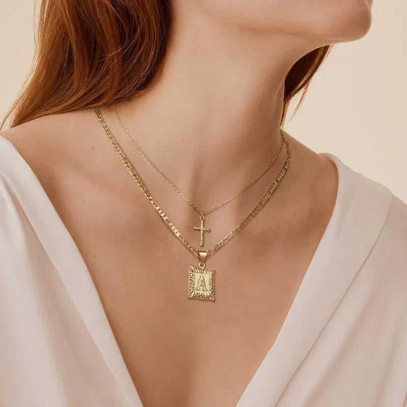 Set Collar Cruz con Inicial | Golden (5/9)