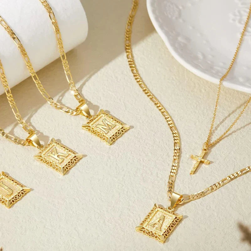 Set Collar Cruz con Inicial | Golden (3/9)