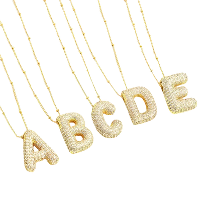 Bubble letter initial necklace set | Golden Blanco (2/9)