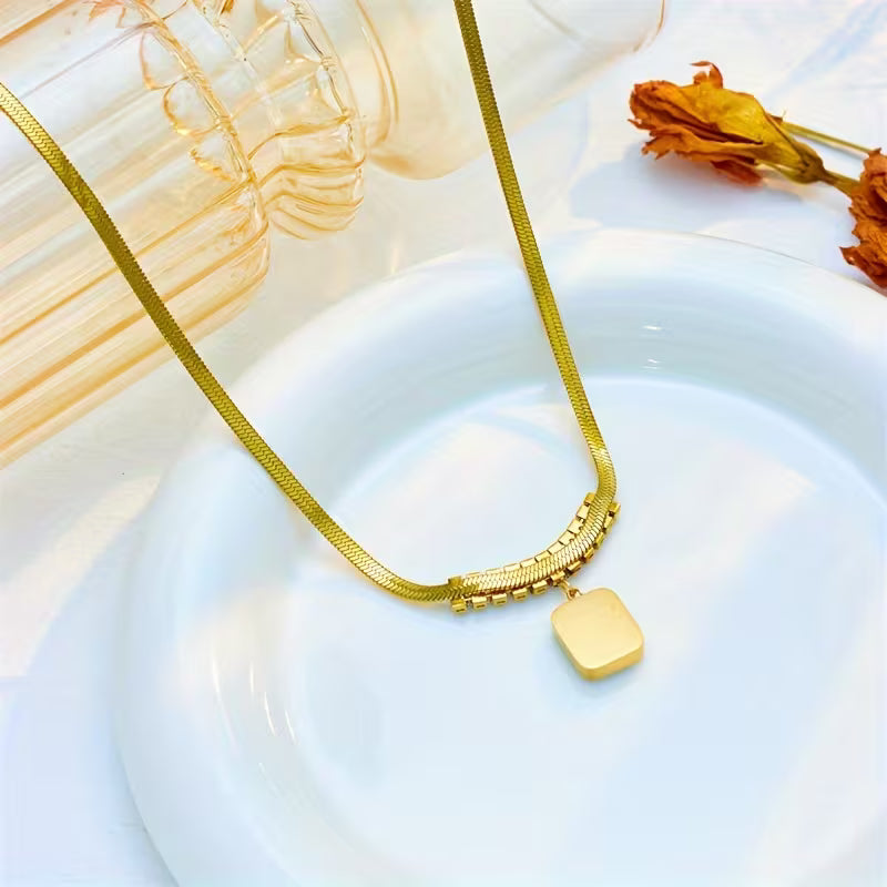 Collar Esmeralda Prisma Regalia | Golden
