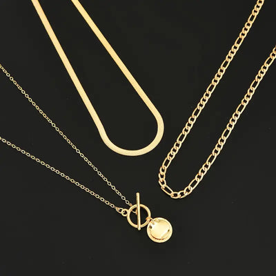 Collar Moneda Texturizada por Capas Savira | Golden (3/7)