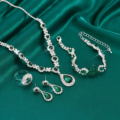 Set de Joyas Adriana Lysandre | Golden Blanco (4/4)