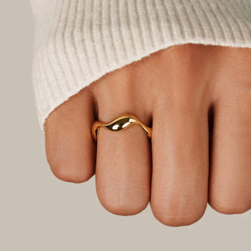Anillo Ondulado Elyra | Golden (2/4)
