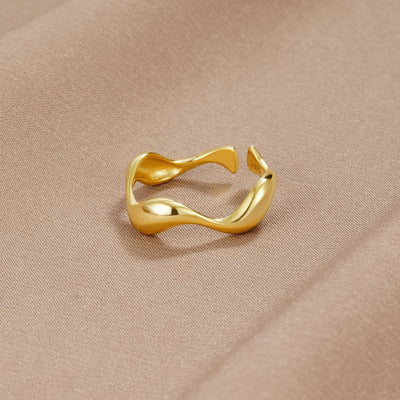 Anillo Ondulado Elyra | Golden (3/4)
