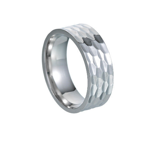Varek Hammered Band Ring | Golden Blanco