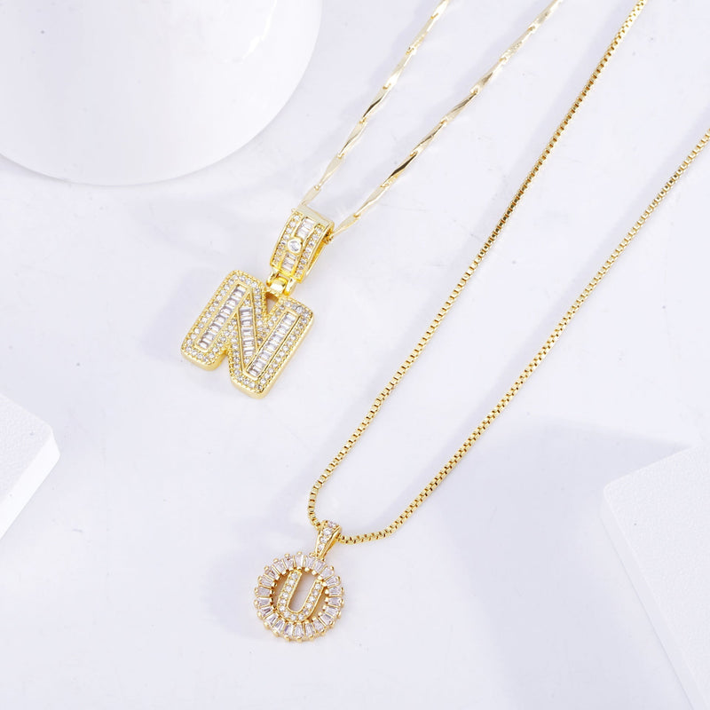Pave letter initial necklace set | Golden Blanco (3/5)