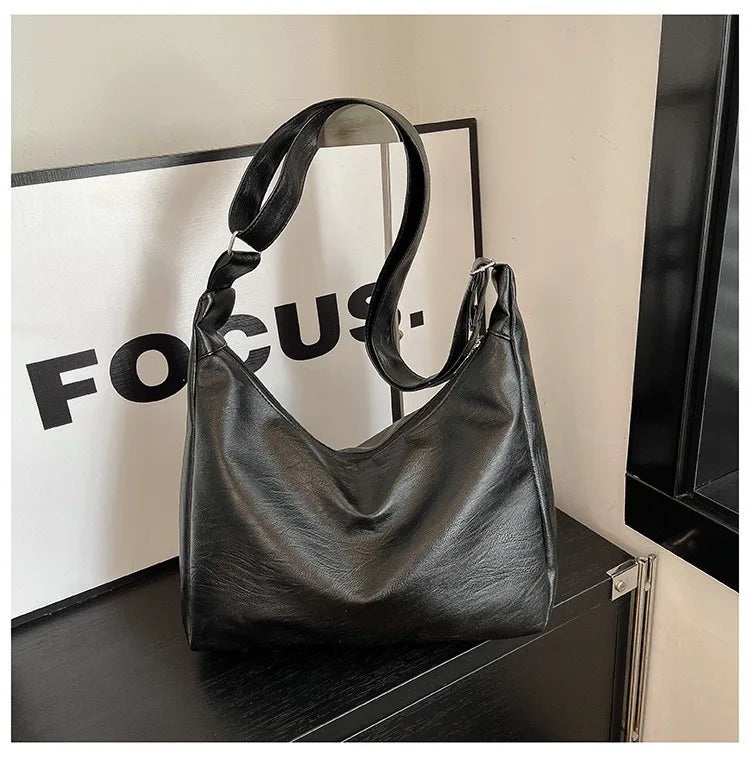 Elara Vintage Leather Tote