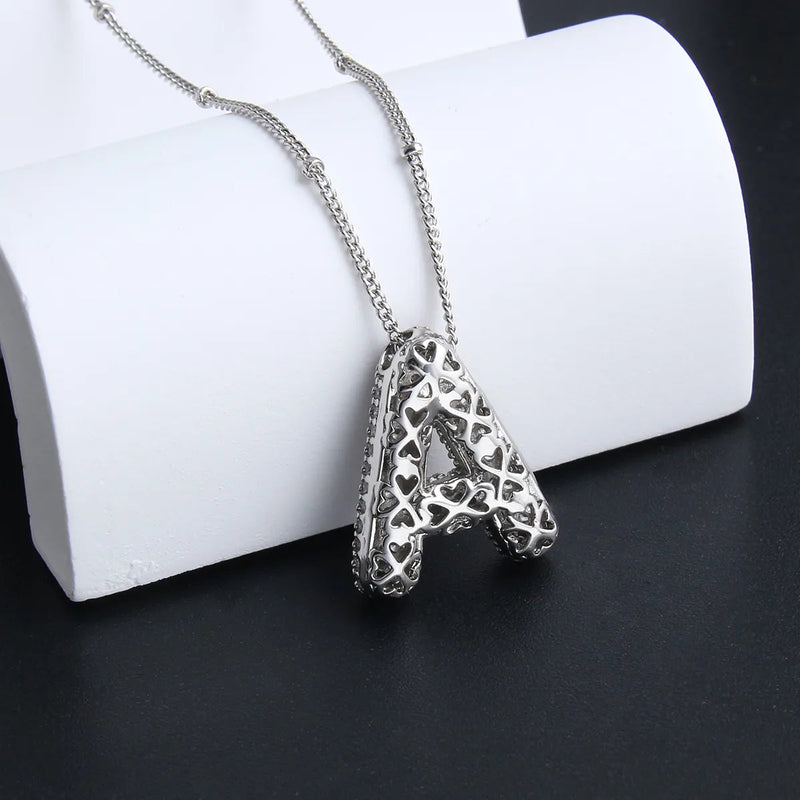 Bubble letter initial necklace set | Golden Blanco (5/9)