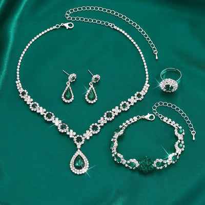 Set de Joyas Adriana Lysandre | Golden Blanco (3/4)