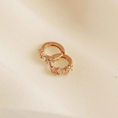 Pendientes Huggie Racimo de Cristal | Golden (2/4)