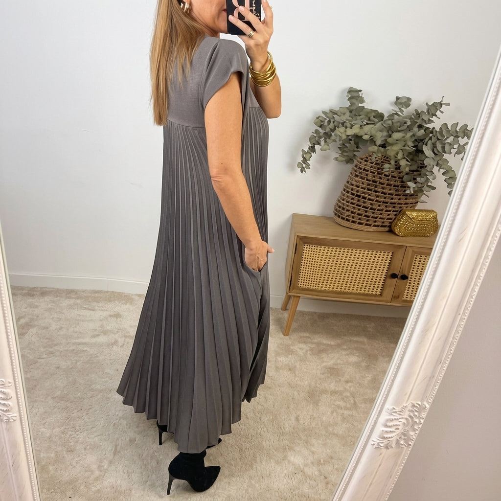 Maria Everyday Midi Dress